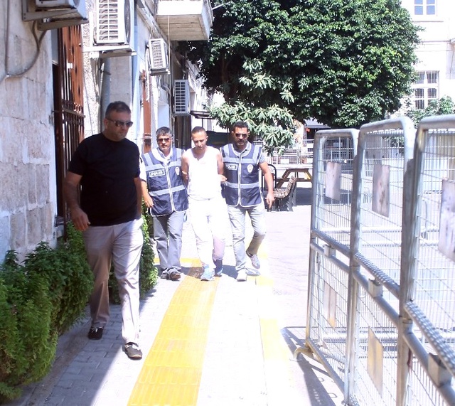 Evinde Bıçaklanmış Halde Ölü Bulunan Kadının Katili Kardeşi Çıktı
