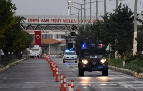 Başbakan Yıldırım Sabaha Karşı Van'da Şehitleri Uğurladı