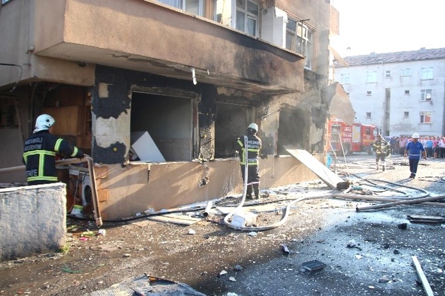 Mutfak Tüpleriyle Kendisini Patlatmaya Çalıştı
