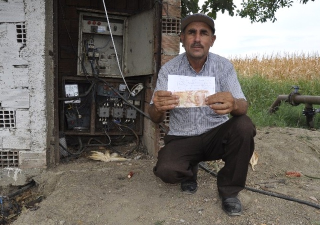 Hırsıza Çalmaması İçin Not ve Para Bıraktı, Hırsız da Aynısını Ona Yaptı