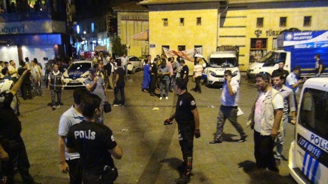 Bayram Alışverişinde Sinirlenen Şahıs 'Canlı Bombayım' Diye Bağırdı