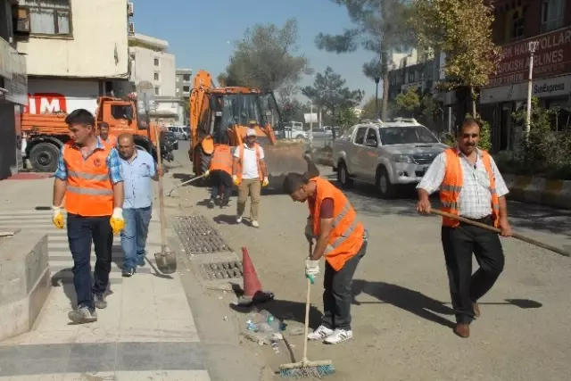 Kayyum Atanan Belediye İşçileri İş Bıraktı, Çöpleri Karayolları Ekipleri Topladı