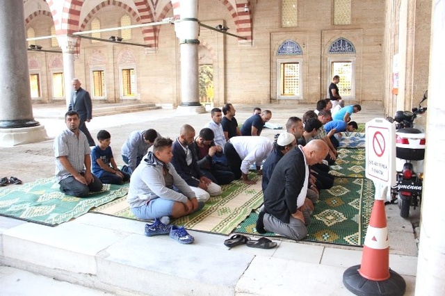 Selimiye Camii Bayram Sabahı Doldu Taştı