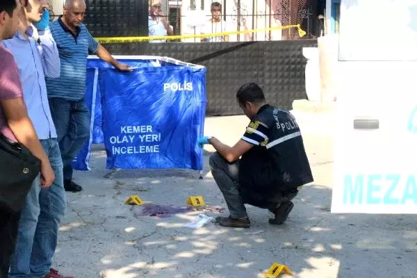 Sevdiği Kadını Pompalı Tüfekle Vurdu, Ardından İntihar Etti