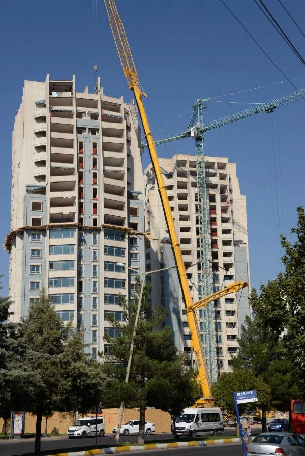 Diyarbakır'ın İkiz Kuleleri, Savaş Uçakları İçin Tıraşlanıyor