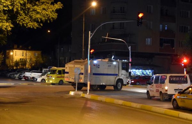 Van'da Emniyet Müdürlüğü'ne Silahlı Saldırı