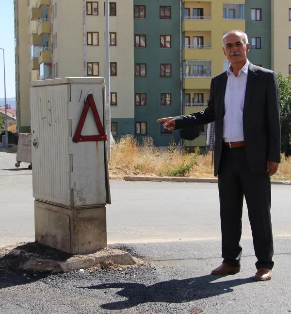 Yol Genişletildi, Telefon Santrali Ortada Kaldı