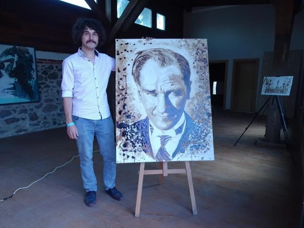 Kahve ve Çikolata Festivali'nde Atatürk Portresi Dikkatleri Üzerine Çekti