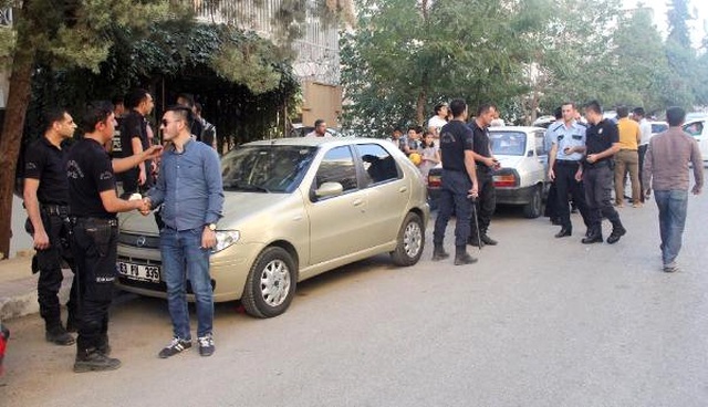 Çocukların Kavgası Büyüdü: 1'i Polis, 2 Yaralı