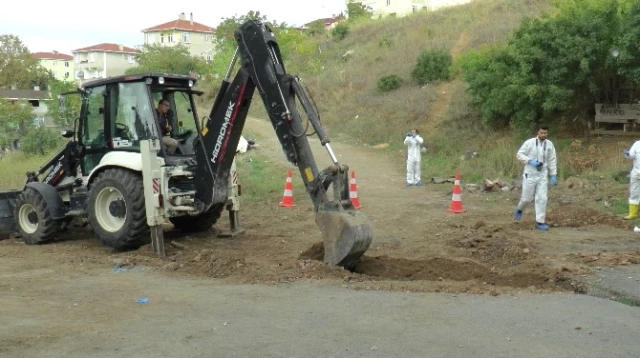 Üsküdar'da Gömülü Silah Bulan Polis, Arazide Yeniden İnceleme Başlattı