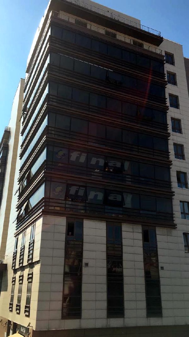 Avm'den Kopan Profil Sokakta Anne ve Kızının Üzerine Düştü