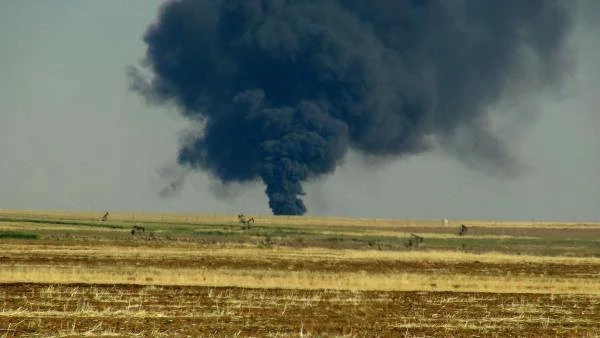 Suriye'nin Kamışlı Kenti Yakınlarında Petrol Sahasında Patlama