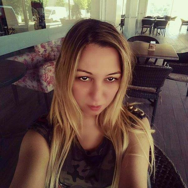 Alkollü Kadın, Polise <a class='keyword-sd' href='/tokat/' title='Tokat'>Tokat</a> Atıp Gözüne Parmağını Soktu