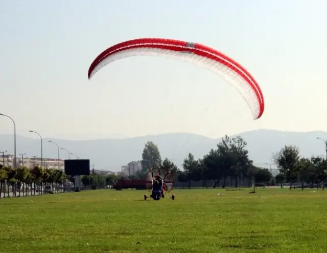 Uçmak İçin Kendi Paramotorunu İmal Etti