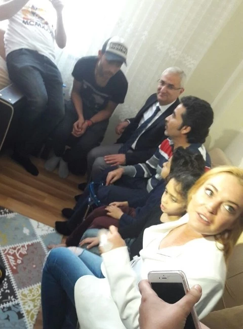 Ünlü Hollywood Yıldızı Linsay Lohan İstanbul'da Suriyeli Aileyi Ziyaret Etti