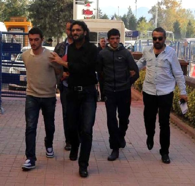 2 Kuzen Kendilerini Alkollü Olduğu İçin Taksiye Almayan Şoförü Öldürdüler