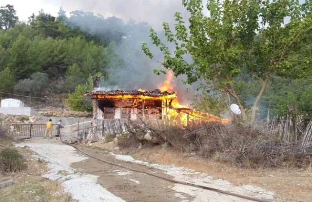 Diri Diri Yanmaktan Son Anda Kurtarıldılar