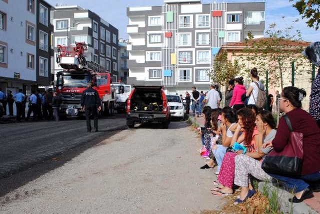 Öğrencilerin Kaldığı Apart Binada Korkutan Yangın