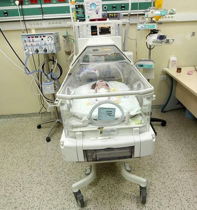 Ambulansta Dünyaya Gelen Bebek Doktorun Vücut Isısıyla Hayatta Kaldı