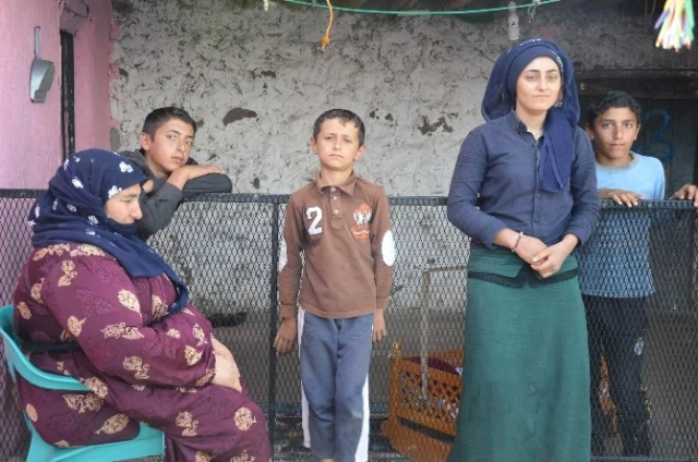 Diyarbakır'da Yaşayan Baba ve Oğulun Hastalığına Teşhis Konulamıyor