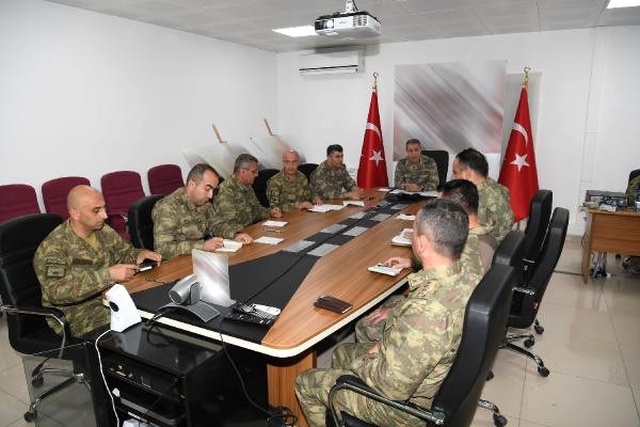  <a class='keyword-sd' href='/hulusi-akar/' title='Hulusi Akar'>Hulusi Akar</a>, ÖKHÜ-2 Üs Bölgesinde İnceleme Yaptı