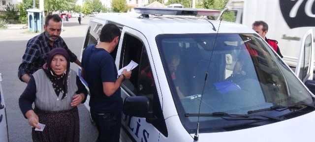 Kapkaççı 80 Yaşındaki Kadının Çantasını Çaldı