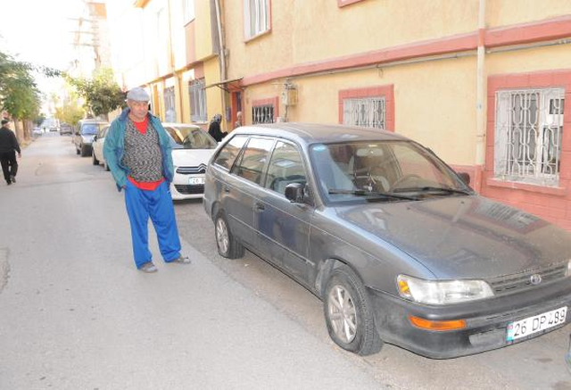 Eskişehir'de 30'dan Fazla Aracın Lastikleri Kesildi