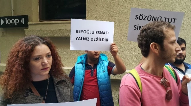 Yönetmen Sinan Çetin'e Ait İş Yerinden Çıkartılan İşletmeci ve Esnaf Eylem Yaptı