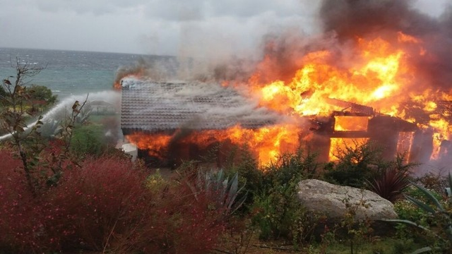 Ağaoğlu ve Kardeşinin Avşa'daki Yazlık Villası Küle Döndü