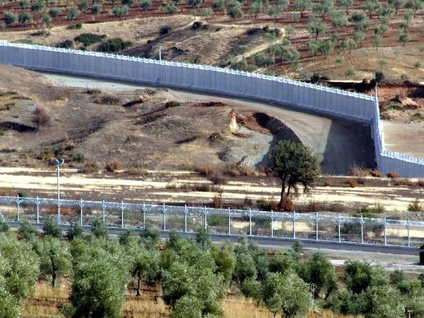 Suriye Sınırında Hatay'dan, Kilis'e Kadar Duvar Örüldü