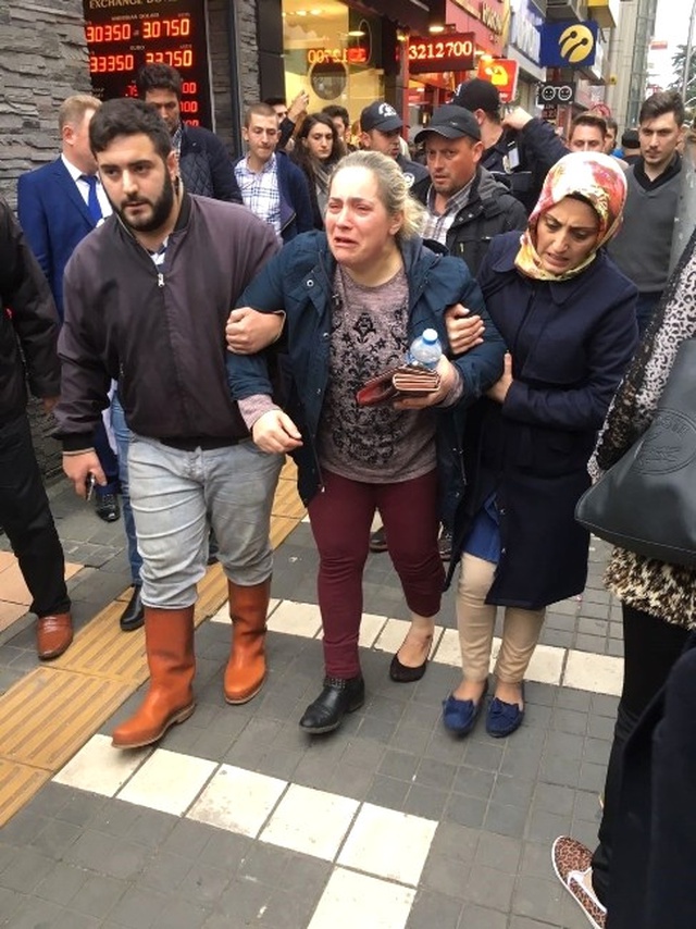 Trabzon'da Epilasyon Broşürü Kavgası: 4 Yaralı
