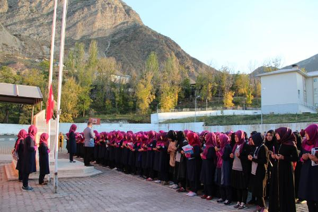 Okulda İstiklal Marşı Sonrası Hatim Duası