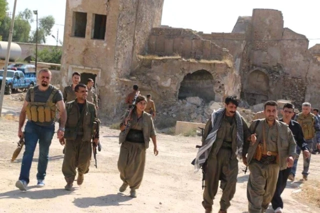 PKK'lı Teröristler Kerkük'e Girdi, Kerkük Gazetesi Fotoğraflarını Yayınladı