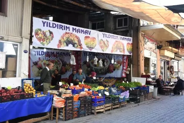 1700'lü Yılların Tarihi Hamamı Şimdilerde Manav Oldu