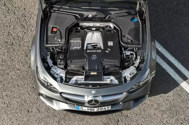 Mercedes Yeni Silahlarını Çekti