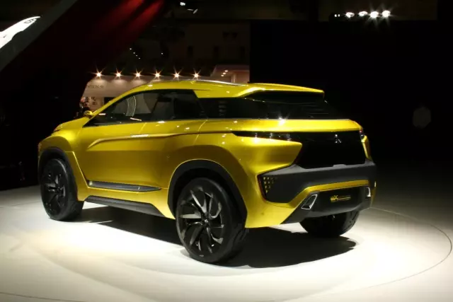 Mitsubishi Ex-Concept Los Angeles'da