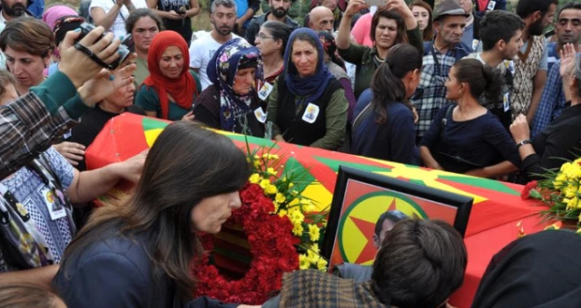 HDP Milletvekili Önlü, Tunceli'de Terörist Cenazesine Katıldı