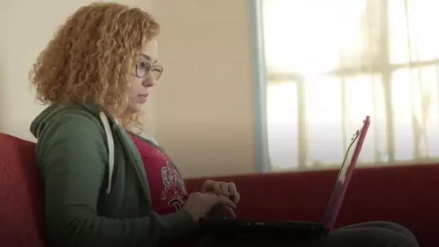 İnternette Şantaj'a Direnen Kader Ahmed Yaşadığı Mücadeleyi Anlattı