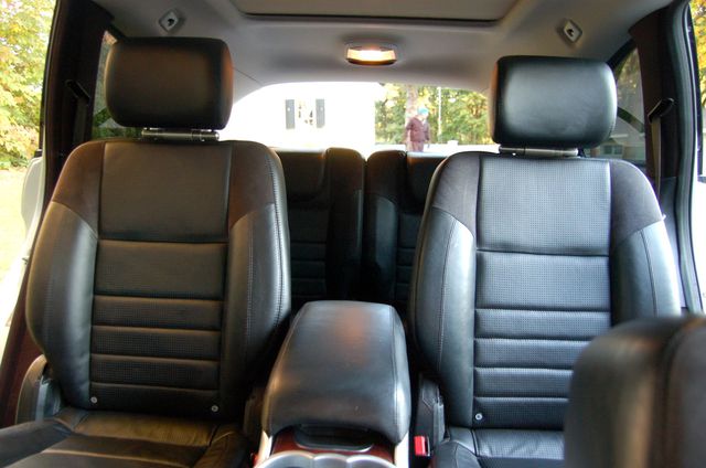 En Geniş Hızlı Aileler İçin Mercedes R63 Amg