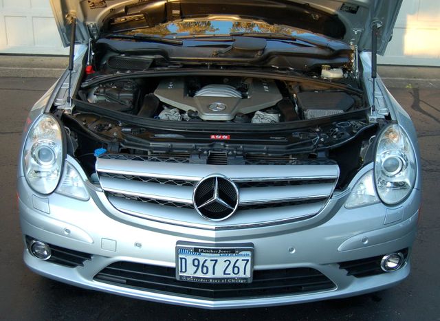 En Geniş Hızlı Aileler İçin Mercedes R63 Amg