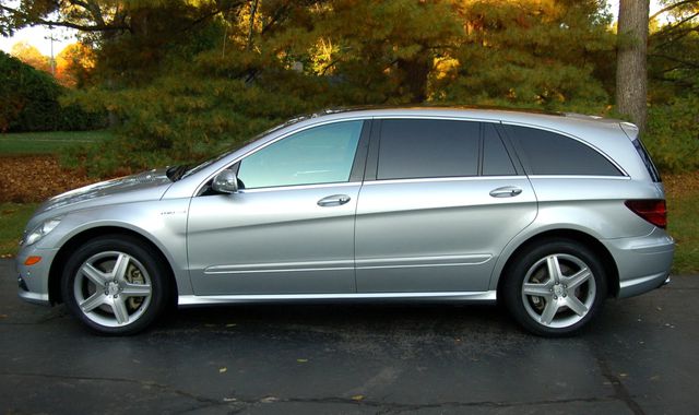 En Geniş Hızlı Aileler İçin Mercedes R63 Amg