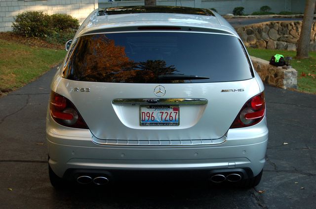 En Geniş Hızlı Aileler İçin Mercedes R63 Amg