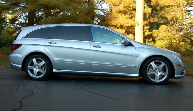 En Geniş Hızlı Aileler İçin Mercedes R63 Amg