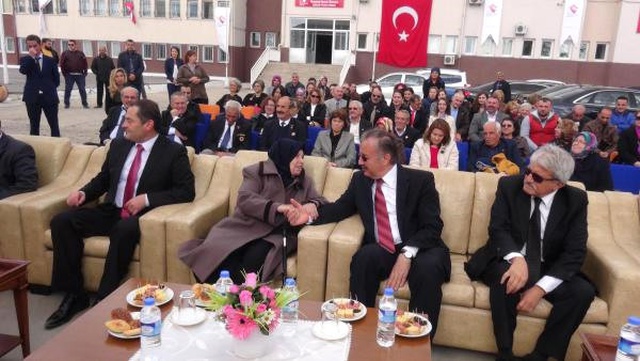 Bağışladığı 200 Bin Euro ile Çocuk Sitesi Yaptırdı, Sevinçten Konuşamadı