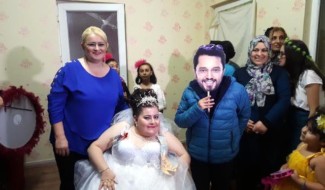 Engelli Nildem'in Hayali Gerçekleşti, Murat Boz Temsili Damat Oldu