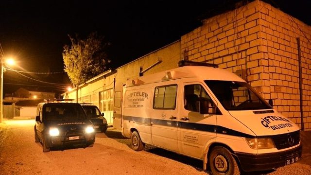 Oğlu Tarafından Tarlada 16 Yerinden Bıçaklanan Baba Öldü