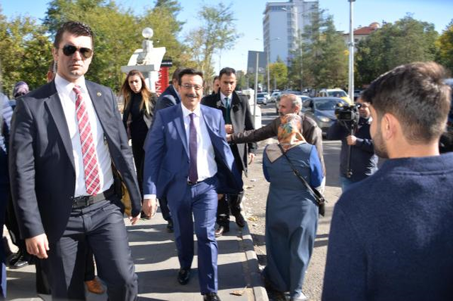 Diyarbakır Büyükşehir Belediyesine Kayyum Olarak Atanan Cumali Atilla Kürtçe Konuştu