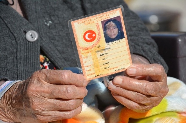 122 Yaşındaki Fidan Nine Uzun Yaşamın Sırrını Yoğurt ve Doğal Gıdalara Bağlıyor