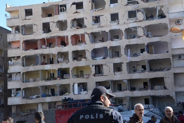 Diyarbakır Saldırısında Şehit Sayısı 11'e Yükseldi, Yeni Detaylar Ortaya Çıktı