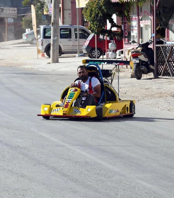 Eşi Motosiklete Karşı Çıkınca 350 Beygirlik Araç Üretti